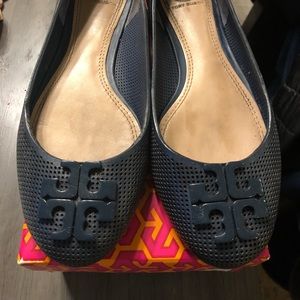 Tory Burch Lowell 2 perforated ballet flat size 6